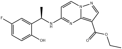 (R)-5-((1-(5-fluor-2-hidroxifenil)etil)amino)pirazolo[1,5-a]pirimidin-3-carboxilat de etil